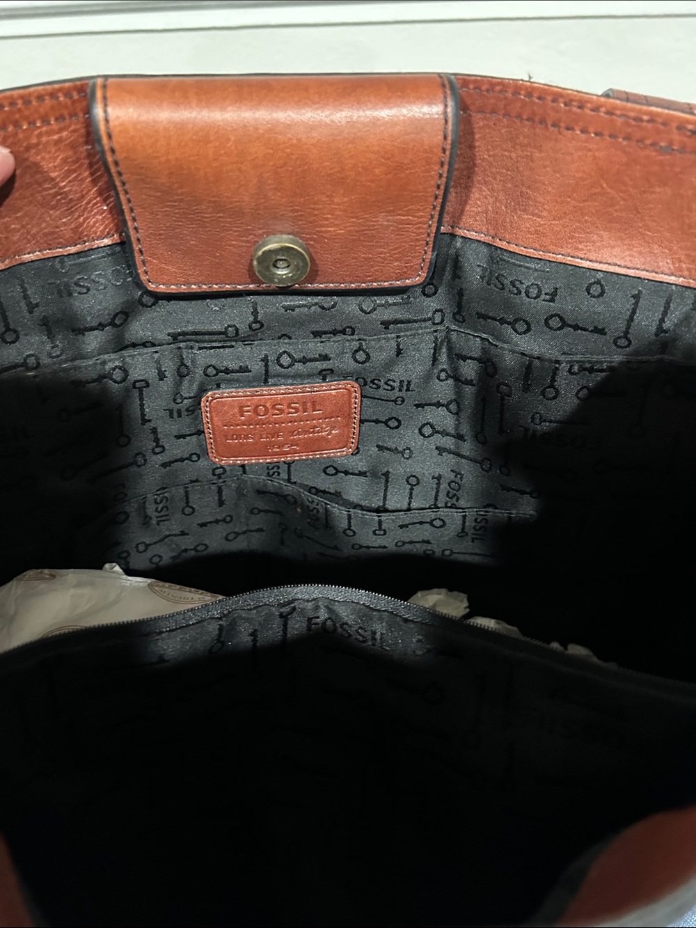 Fossil Long Live Vintage Leather Tote Bag in Cognac Brown - Picture 5 of 7